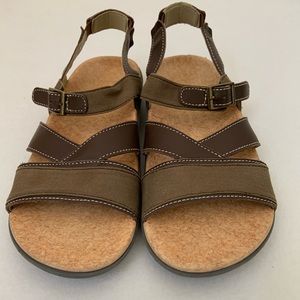 SPENCO Women’s orthotics strap sandals sz 7W brown. Excellent condition
